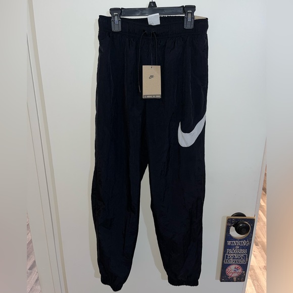 Nike sportswear essential women’s mid-rise pants - Picture 6 of 6